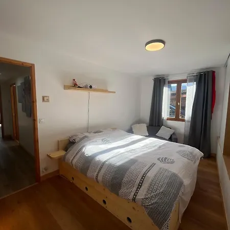 De 100m2 Dans Un דירה Jarrier