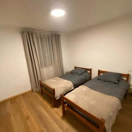 De 100m2 Dans Un דירה Jarrier
