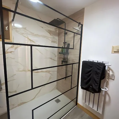 De 100m2 Dans Un דירה Jarrier